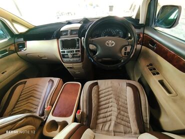 голиф 2: Toyota Ipsum: 2002 г., 2.4 л, Автомат, Бензин, Минивэн