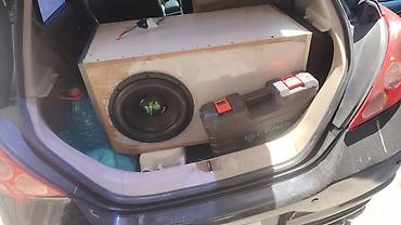Avtomobil üçün səs sistemi komplekti - Subwoofer: 12 düym bass