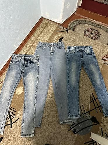 Джинсы: Набор джинсов (3 пары), синие/голубые оттенки, варёный/acid wash. 3 — 1