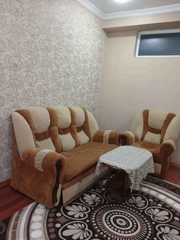 Kreslolar: İşlənmiş, Divan, Divan, Bazasız, Açılan