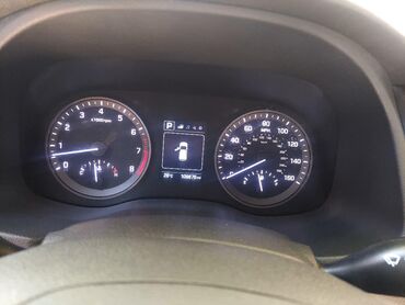 Hyundai: Hyundai Tucson: 2 l | 2017 il Krossover — 10