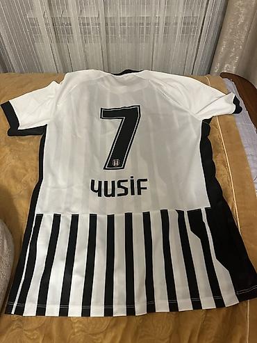 Футболки: Məhsul: Beşiktaş JK futbol forması - Rəng və dizayn: Qara–ağ şaquli — 2