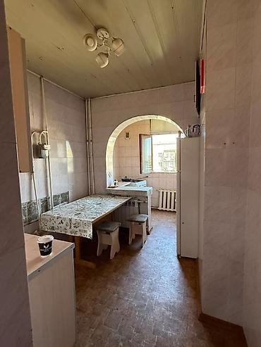 3 бөлмө, 65 м², Алтын чарчы 106-серия, 8 кабат, Эски ремонт