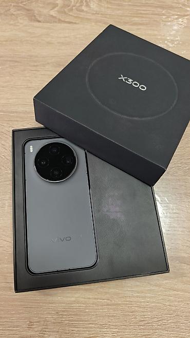 Vivo X300 — смартфон флагманского уровня в строгом графитовом цвете at lalafo.kg Vivo X300 — смартфон флагманского уровня в строгом графитовом цвете