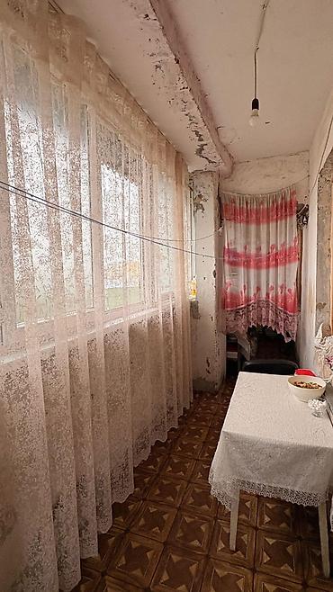 col qapi: Ev normal vezıyyetdedir 4 otaqlıdır,kombi var,metbex mebel qiymete — 8
