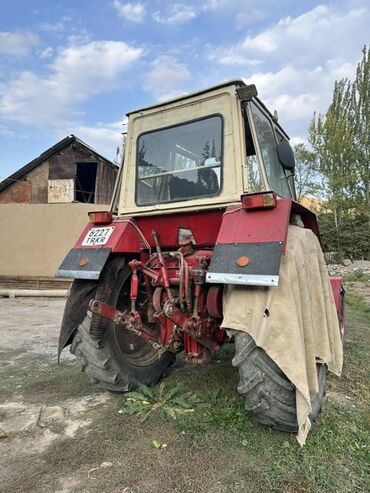 купить трактор бу недорого: Трактор колесный с кабиной - Полноразмерная закрытая кабина с