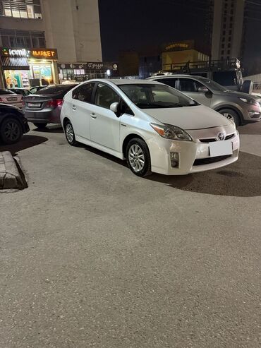 Toyota: Toyota Prius: 2013 г., 1.8 л, Вариатор, Гибрид, Седан