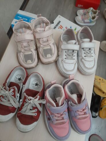 Детская одежда и обувь: Детская обувь