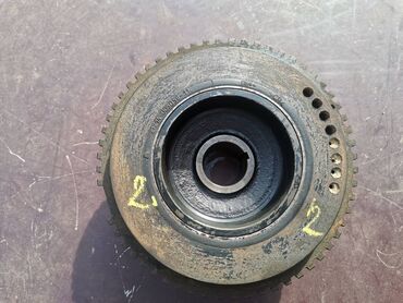 Auto delovi: Donja remenica Lada 21214i Niva br.2. Polovno, očuvano. Skinuto sa — 3