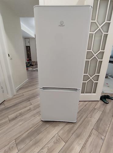 Холодильник Indesit, Б/у, Двухкамерный, De frost (капельный), 155 *