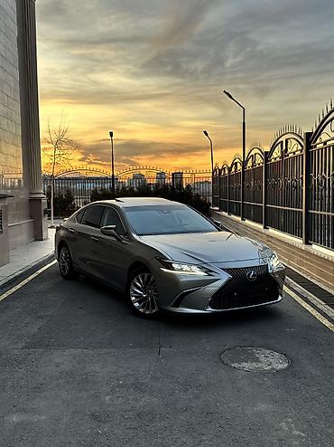 Lexus: Lexus ES: 2019 г., 2.5 л, Вариатор, Гибрид, Седан — 1