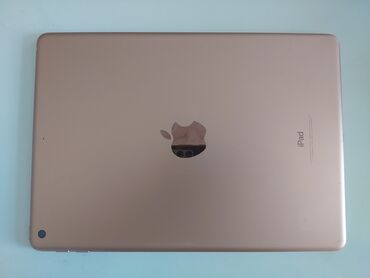 Планшеты: Планшет, Apple, память 32 ГБ, 9" - 10", Wi-Fi, Б/у, Классический цвет - Розовый