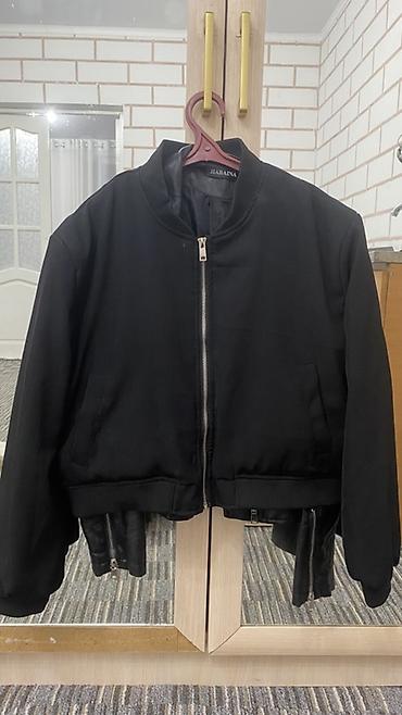 Черная куртка-бомбер Зара - Классический крой бомбера: укороченная at lalafo.kg Черная куртка-бомбер Зара - Классический крой бомбера: укороченная
