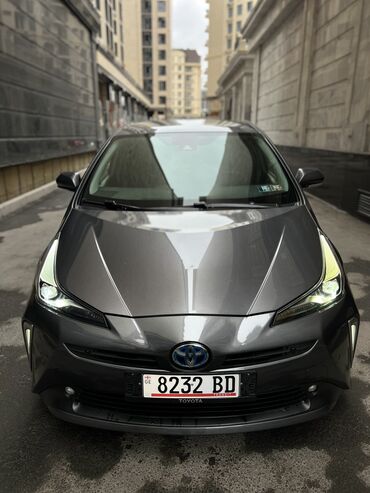 Toyota: Toyota Prius: 2019 г., 1.8 л, Автомат, Гибрид, Седан