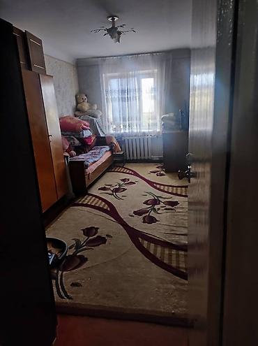 токмок 2025: Продается квартира в кирпичном доме, не угловая, на 2 этаже (дом из 4х — 1