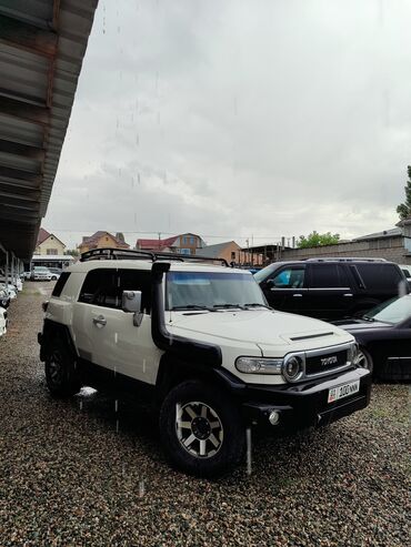 меняю на внедорожник: Toyota FJ Cruiser: 2008 г., 4 л, Автомат, Газ, Внедорожник