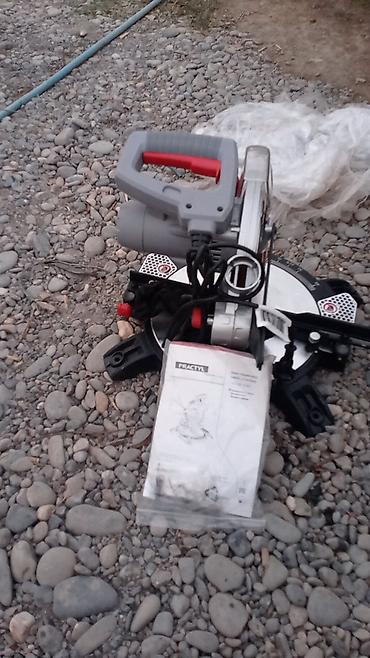 Торцовочная пила PRACTYL JIG-ZP-210D Характеристики: - Мощность: 1400