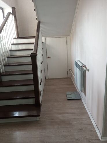 Посуточная аренда домов: 150 м², 5 комнат, Балкон застеклен at lalafo.kg — 6 Посуточная аренда домов: 150 м², 5 комнат, Балкон застеклен — 6