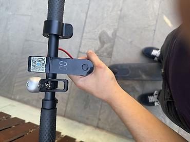 redline s50: Elektrik skuter – qatlana bilən şəhər modeli - Rəng: qara, qırmızı — 1