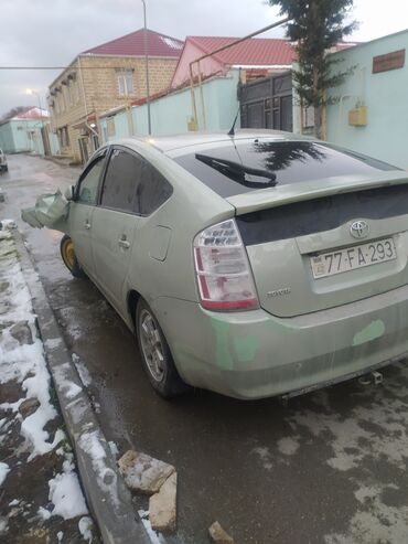 avtomobil kreditlə: Toyota Prius: 1.5 l | 2009 il Sedan