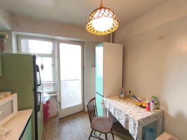lenkeranda evler: Bakı, 3 otaqlı, Köhnə tikili, m. Sahil, 90 kv. m