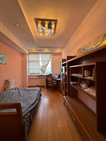 квартиры не дорогие: 4 комнаты, 210 м², Элитка, 3 этаж, Евроремонт