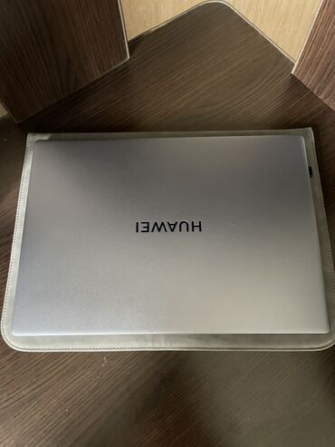 стильный ноутбук: Ноутбук, Huawei, 8 ГБ ОЗУ, Intel Core i5, 16 ", Б/у, Для работы, учебы, память SSD