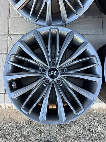 диски на грандеур: Литые Диски R 19 Hyundai, Комплект, отверстий - 5, Б/у — 6