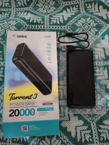 Аккумуляторы: 20 000 mAh powerbank