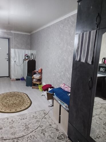 Продажа комнат: Сдаётся просторная комната-студия с отдельным входом. Светлая — 8