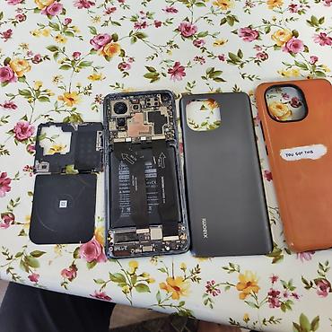 куплю холодильник бу в рабочем состоянии: Xiaomi Mi 11, 256 ГБ, цвет - Черный, 
 Гарантия, Сенсорный, Отпечаток пальца — 2