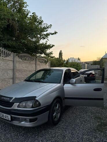зимние шины 215: Toyota Avensis: 1999 г., 2 л, Механика, Дизель, Седан