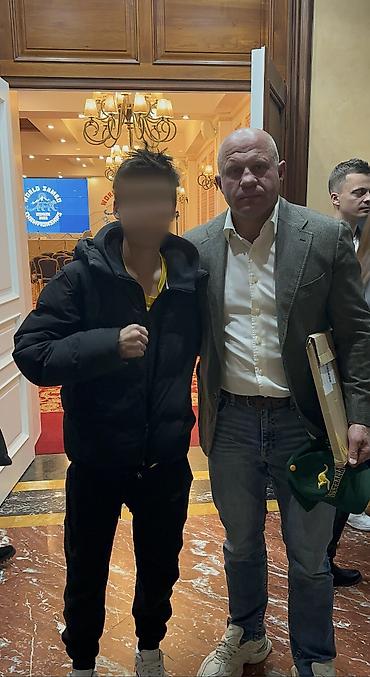 футболки блэк стар: Футболка жёлтого цвета с крупной ручной росписьюавтографами Фёдора — 3