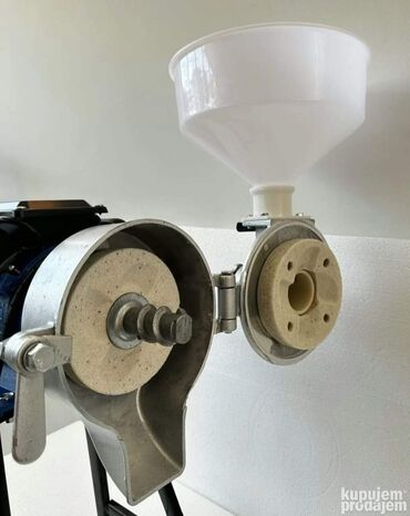 Ostali alati i mašine: Prodajem nov i kvalitetan mlin za kukuruz / za mlevenje kukuruza - — 5