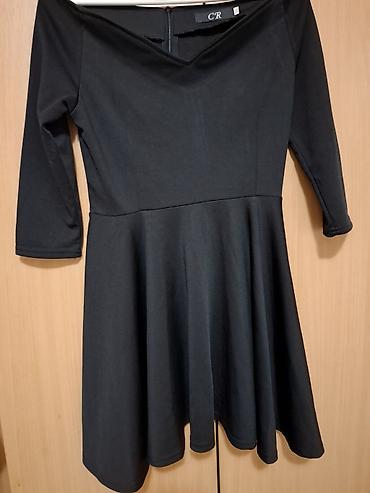 plus size: Crna ženska haljina sa etiketom CR, veličina S. Model sa poluotvorenim — 1