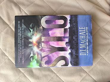 Kitab: SYLO Müəllif: D. J. MacHale Nəşriyyat: Razorbill (Penguin) Dil
