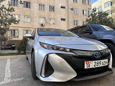 Toyota: Toyota Prius: 2020 г., 1.8 л, Электромобиль — 9