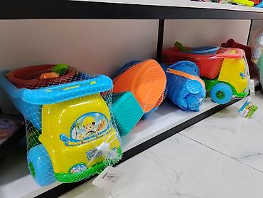 Детский набор для песочницы и игр с песком в виде машинки-каталки