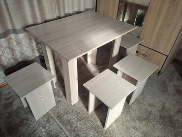 столы с табуретками: Комплект стол и стулья Кухонный, Новый