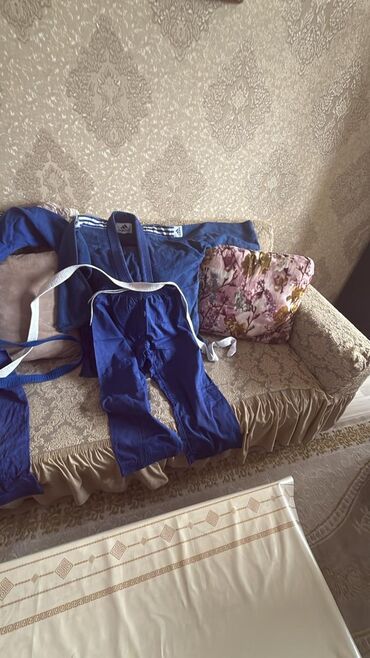 qaqa desti: Məhsul: Adidas cüdo kimono dəsti - Rəng: mavi - Brend: Adidas (rəsmi