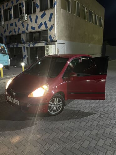 хондо жаз: Honda Jazz: 2005 г., 1.4 л, Вариатор, Бензин, Хетчбек