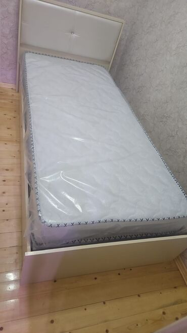 Çarpayılar: Kravat yenidi işlənməyib matras var baza yoxdur 140₼. Ünvan Yasamal