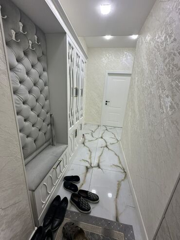 Yeni tikili: 3 otaqlı mənzil – zövqlə dizayn edilmiş - Plan: geniş qonaq otağı — 1