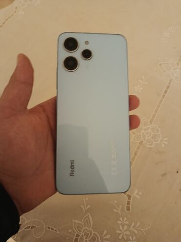 Digər mobil telefonlar: Məhsul: Smartfon Xüsusiyyətlər və dizayn: - Sümükvari düz kənarlı — 6