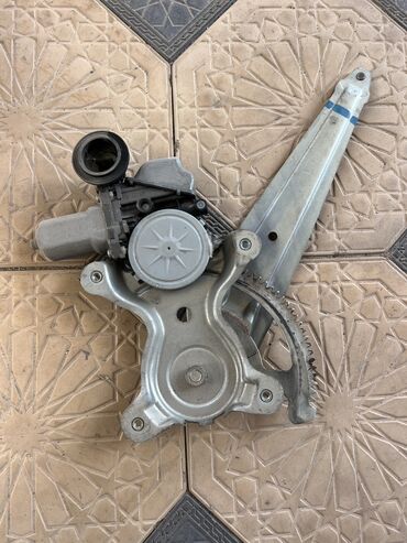 Дверные карты: Дверная карта Toyota 2018 г., Б/у, Оригинал, США — 4