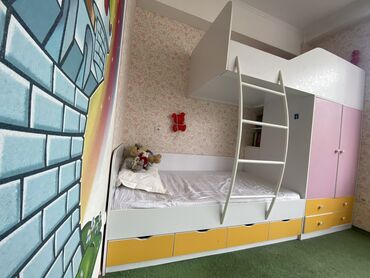 кровать двуспальный: Детский гарнитур, цвет - Розовый, Б/у