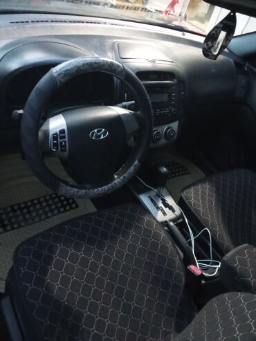 Hyundai: Hyundai Elantra: 2010 г., 1.6 л, Автомат, Бензин, Седан