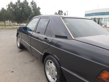 yag peci: Mercedes-Benz 190: 2 l. | 1993 il | Sedan