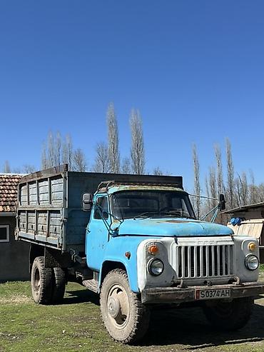 бортовая: Грузовой автомобиль ГАЗ‑53 (бортовой самосвальный кузов). Основные — 1
