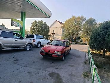 Volkswagen Passat: 1990 г., Универсал